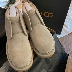 UGG - Neumel Flex boot. Dune colorway
